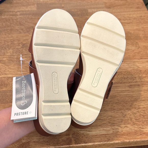 Baretraps Posture Women's Tan Strappy Sandals - Picture 3 of 6